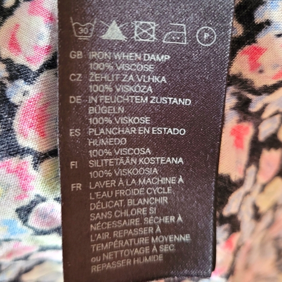 ⚡2/$20⚡04 Flutter Neckline Floral Pattern Dress - DIVIDED - Picture 6 of 6